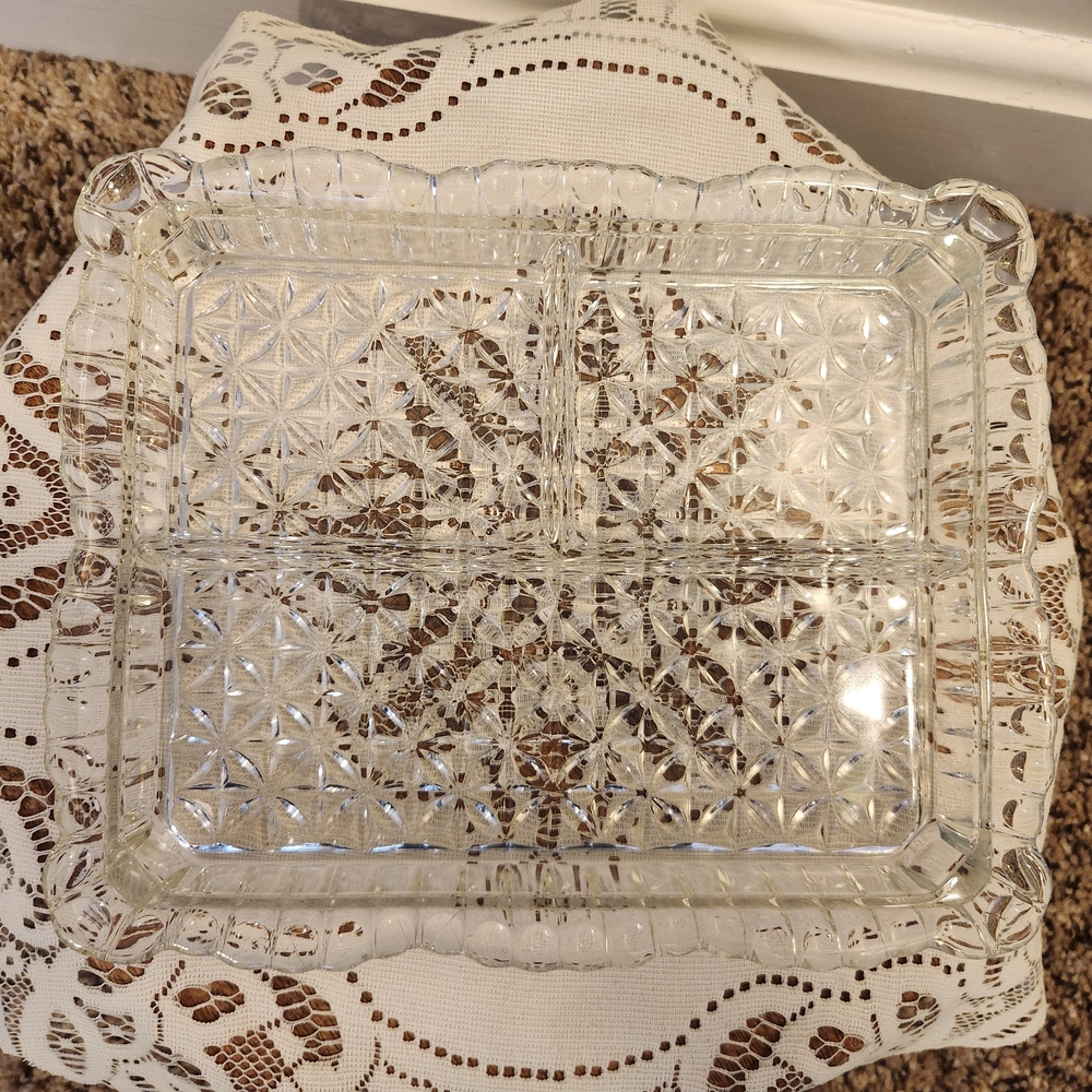 Pressed Glass Divided Vanity Tray OR Relish Dish With Scalloped Edge - Picture 5 of 8